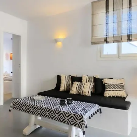 Elmina Two Bedroom In Apartment *